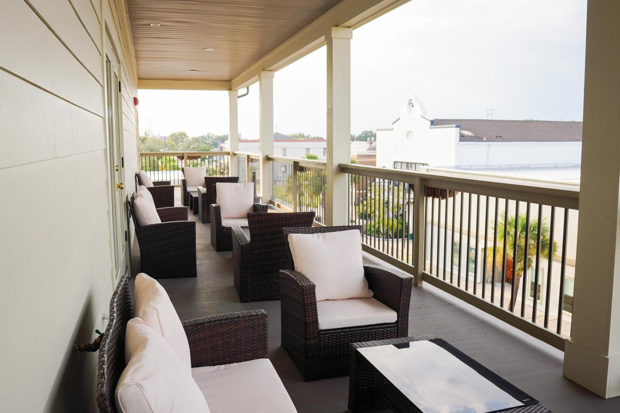 Hotel Whiskey In Pascagoula Extérieur photo